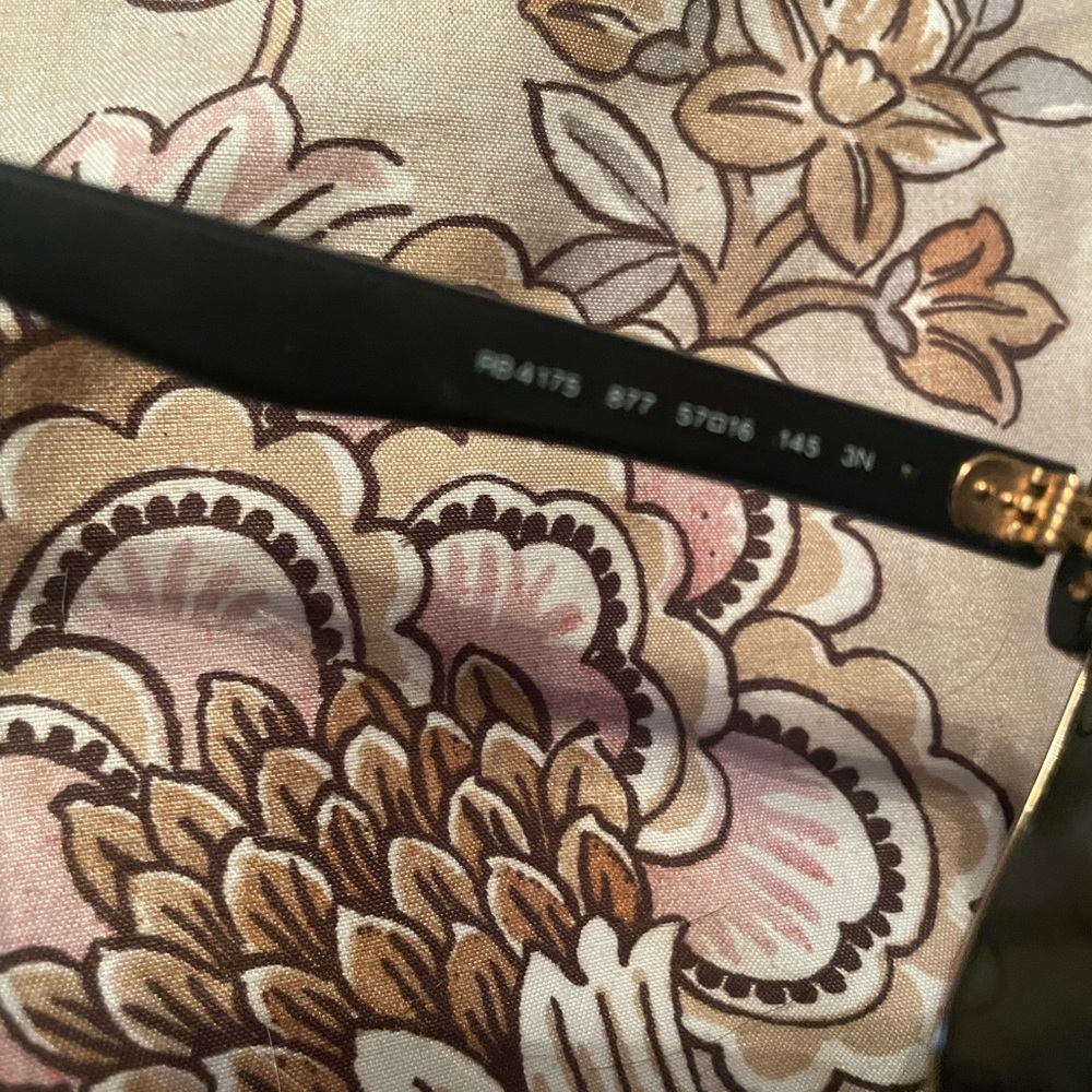 Ray-Ban Black and Gold Clubmaster Sunglasses - Picture 4 of 8